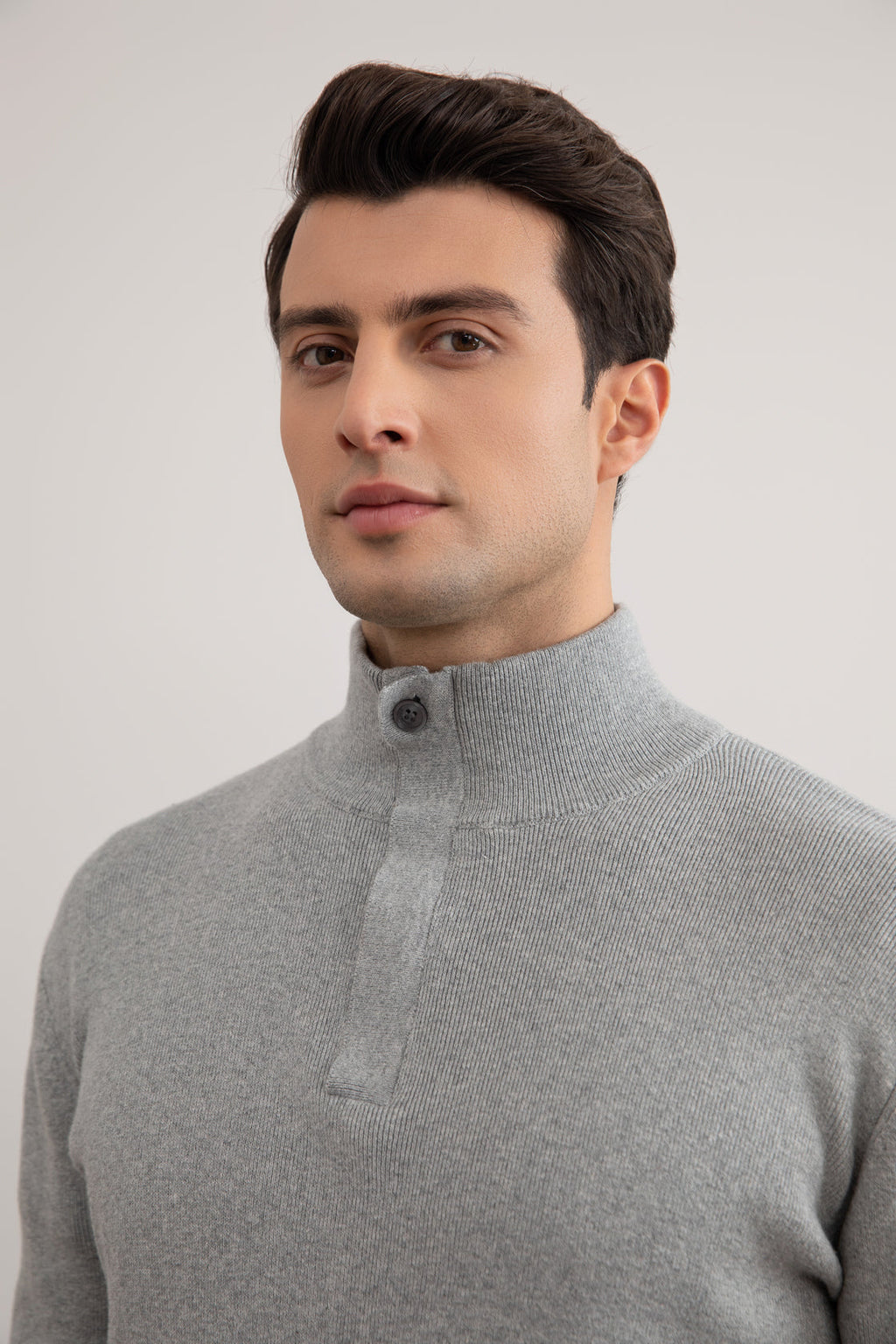 Maglione Leggero a Collo Alto