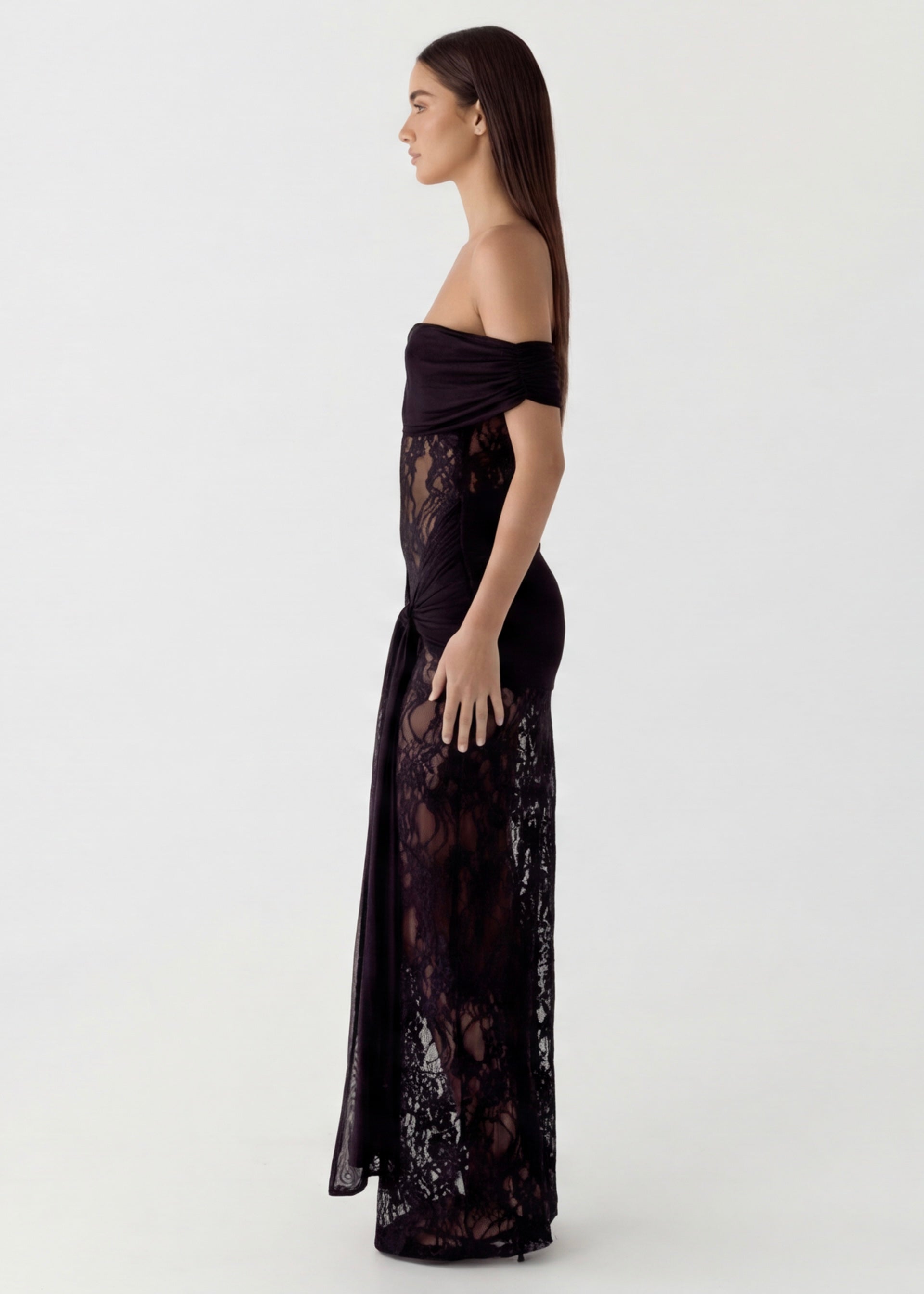 Valenza | Lace Gown Maxi