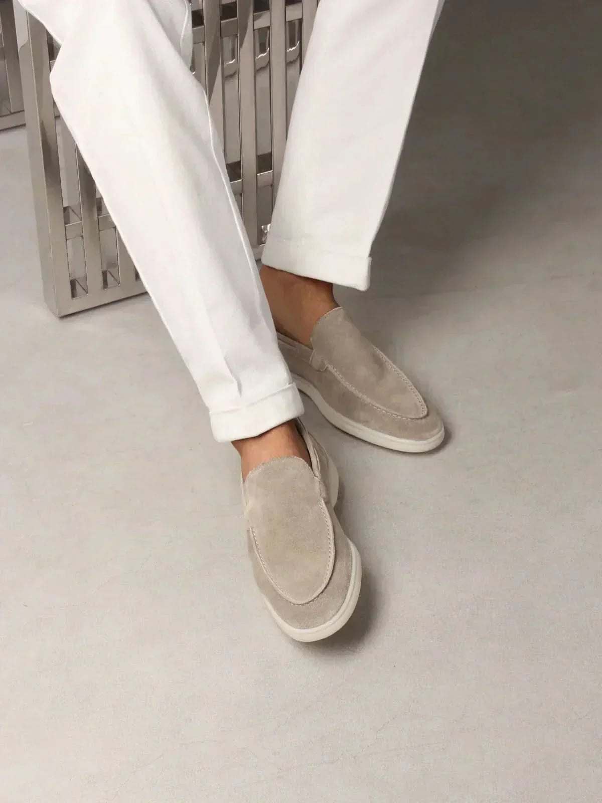 Classic | Mocassino in Pelle Scamosciata Grigio Chiaro