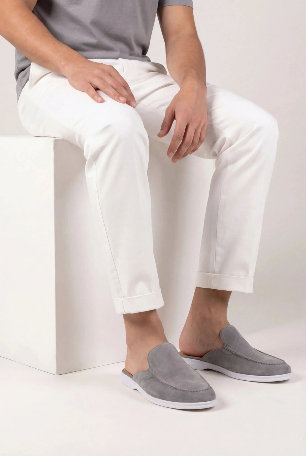 Riviera | Mule in Pelle Scamosciata Grigia