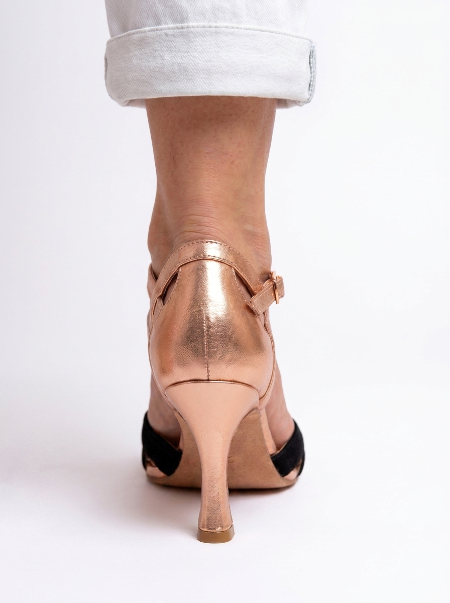 Danariah | Décolleté Signature Nere