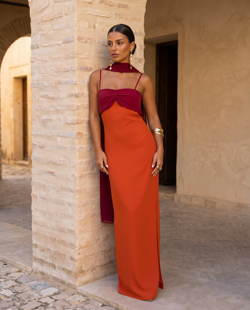 Zahara | Abito Arancione con Scollo Rosso