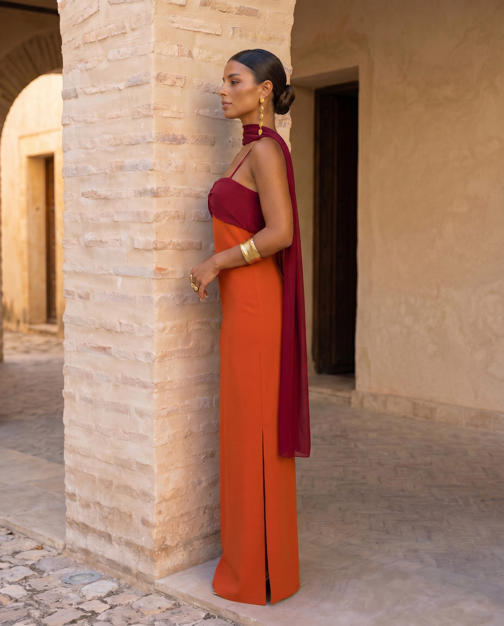 Zahara | Abito Arancione con Scollo Rosso